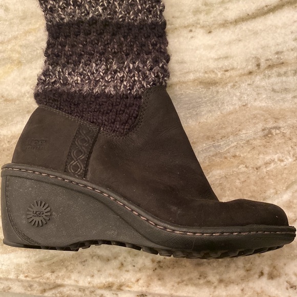 Ugg sweater wedge boots with leather foot - Picture 6 of 7
